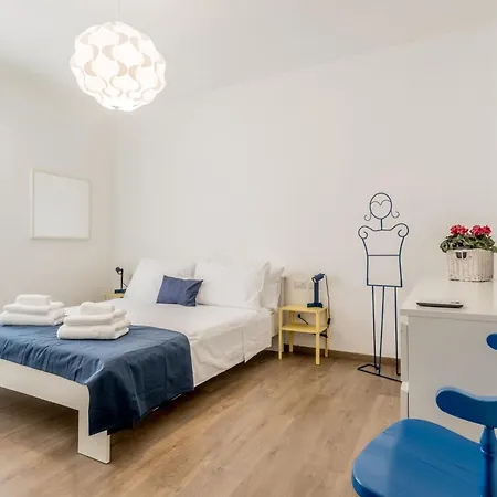 True Colors Vatican Apartment *